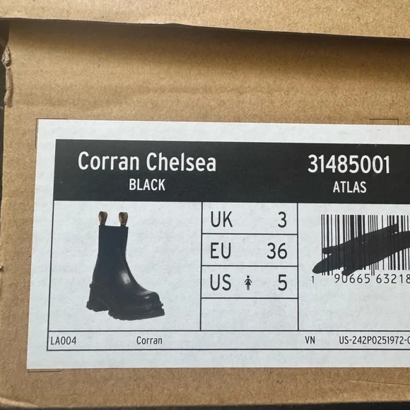 Dr Martens Corran Black Chelsea Boots - Picture 6 of 6